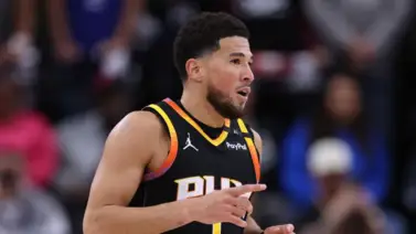 ¿Candidato al MVP? Devin Booker impresiona con estos impecables registros ¿Candidato al MVP? Devin Booker impresiona con estos impecables registros