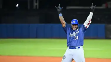 Yasiel Puig alegra el debut en esta zafra de Yadier Molina con Magallanes Yasiel Puig alegra el debut en esta zafra de Yadier Molina con Magallanes