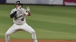 Yonathan Daza vive su consagración en la LVBP con los Leones del Caracas