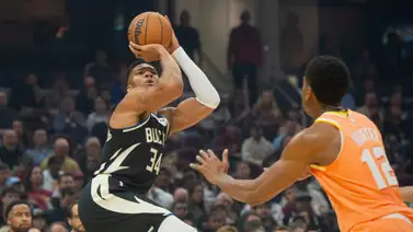 NBA: Antetokounmpo cae lesionado y enciende las alarmas en Milwaukee NBA: Antetokounmpo cae lesionado y enciende las alarmas en Milwaukee