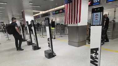 Aeropuerto internacional de Miami sistema Enhanced Passenger Processing (EPP) Aeropuerto internacional de Miami sistema Enhanced Passenger Processing (EPP)