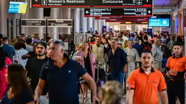 ¡Golpe migratorio! La regla de Aduanas que transformará el ingreso y salida de portadores de green card ¡Golpe migratorio! La regla de Aduanas que transformará el ingreso y salida de portadores de green card