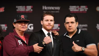 Lo que piensa entrenador del Canelo Álvarez sobre futuros rivales: "Lo quieren enfrentar por dinero" (+Video)