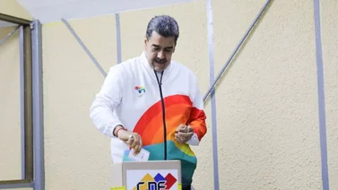 Presidente Nicolás Maduro ejerce su derecho al sufragio por el Esequibo 