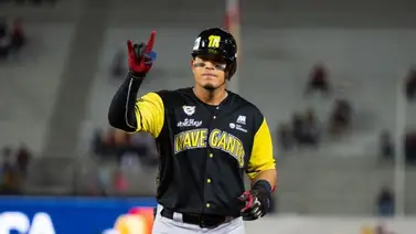 LVBP: Romer Cuadrado la saca del José Bernardo Pérez en el juego ante Tigres LVBP: Romer Cuadrado la saca del José Bernardo Pérez en el juego ante Tigres