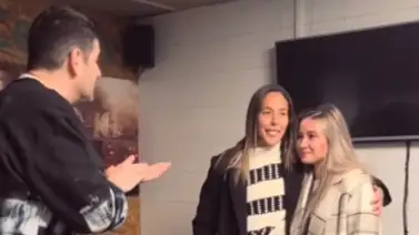 Melendi se convierte en cómplice de una futbolista española para una especial propuesta de matrimonio (+Video) Melendi se convierte en cómplice de una futbolista española para una especial propuesta de matrimonio (+Video)