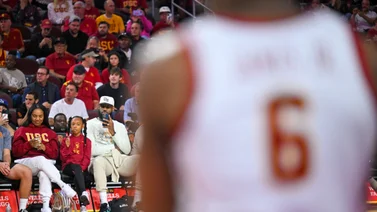 NCAA: ¡Todos presentes! La familia James no se pierde el estreno de Bronny con USC (+Video)