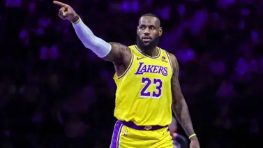 NBA: ¿Se molestó? LeBron James es sorprendido por un aficionado en Las Vegas NBA: ¿Se molestó? LeBron James es sorprendido por un aficionado en Las Vegas