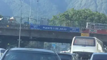 Nuevo Accidente en el puente 5 de julio en petare en horas de la madrugada Nuevo Accidente en el puente 5 de julio en petare en horas de la madrugada