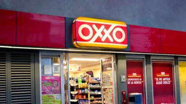 Empleado de Oxxo se vuelve viral por no atender a un cliente (+Video)