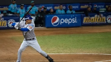 LVBP: Wilmer Flores se vuela la barda, ¿Cuántos vuelacercas lleva con Magallanes?