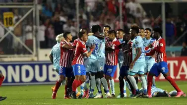 ¿Habrá nueva riña? Así fue la tangana que protagonizaron Olimpia y Motagua en el duelo de ida (+Video) ¿Habrá nueva riña? Así fue la tangana que protagonizaron Olimpia y Motagua en el duelo de ida (+Video)