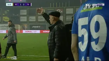 Vergüenza en el fútbol turco: Presidente del Istanbulspor ordenó a sus jugadores abandonar el partido Vergüenza en el fútbol turco: Presidente del Istanbulspor ordenó a sus jugadores abandonar el partido