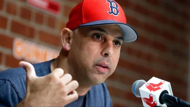 MLB: Boricua Álex Cora se sincera sobre las posibilidades de que Medias Rojas firme a Yamamoto (+Video)