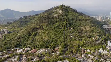Parque Metropolitano en Chile permanece cerrado por voraz incendio Parque Metropolitano en Chile permanece cerrado por voraz incendio