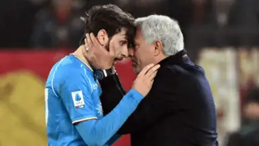 ¡Lo volvió a hacer! José Mourinho protagonizó un encontronazo con este jugador de Napoli (+Video) ¡Lo volvió a hacer! José Mourinho protagonizó un encontronazo con este jugador de Napoli (+Video)