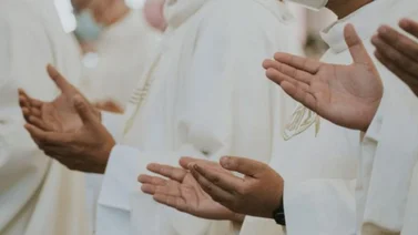 Obispos se rebelan contra la bendición de parejas del mismo sexo