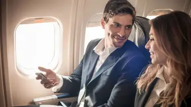 ¿Te imaginas conocer al amor de tu vida durante un vuelo en Navidad? Eso fue lo que pasó con esta pareja ¿Te imaginas conocer al amor de tu vida durante un vuelo en Navidad? Eso fue lo que pasó con esta pareja