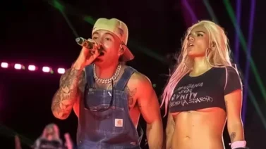 ¡Perdieron el pudor! Karol G y Feid casi se comen en la discoteca (+Video)