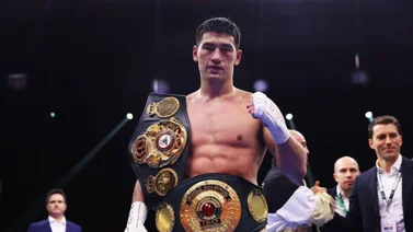 Dmitry Bivol reveló su próximo rival por el campeonato absoluto ¿Quién es y cuándo sería? (+Video)