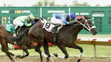 Jockey venezolano con 30 años de experiencia en Estados Unidos duplica el miércoles en este hipódromo