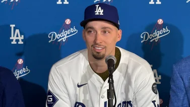 MLB: Blake Snell se viste de Dodger por primera vez