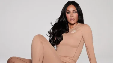 Kim Kardashian sufre fractura que la deja enyesada 