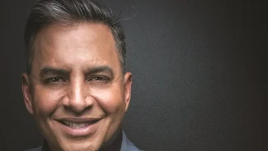 El llamativo cambio de look de Daniel Sarcos para recibir el 2025