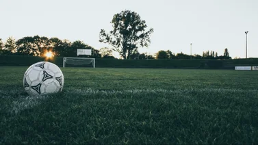 ¿Cómo determinar el favorito en un partido de fútbol?