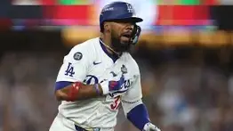 MLB: Varios equipos persiguen a Teoscar Hernández, Dodgers llevan la delantera