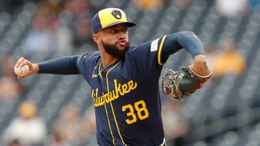 MLB: El “Airbender” Devin Williams ya se hace sentir en las redes (+Foto)