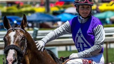 Entérate quien es la jinete ganadora de mil carreras en USA que reaparece en Dubai lista para ganar grandes premios