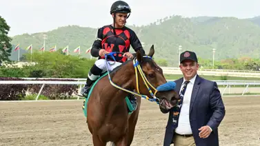 Dotwing Fernández envía una Feliz Navidad y Próspero Año 2025 para toda la fanaticada hípica del país Dotwing Fernández envía una Feliz Navidad y Próspero Año 2025 para toda la fanaticada hípica del país