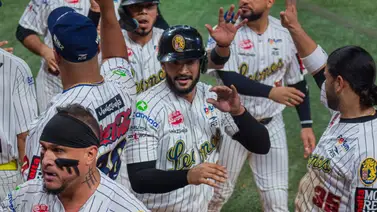 LVBP: Leones del Caracas se mantiene al acecho del cuarto lugar tras superar a Tiburones en el Universitario LVBP: Leones del Caracas se mantiene al acecho del cuarto lugar tras superar a Tiburones en el Universitario