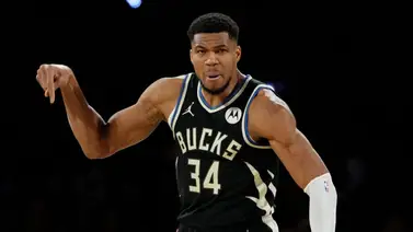 NBA: Giannis Antetokounmpo lideró a Milwaukee Bucks al título de la Emirates Cup NBA: Giannis Antetokounmpo lideró a Milwaukee Bucks al título de la Emirates Cup