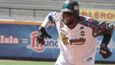 LVBP: Juan Santana castiga a Leones del Caracas y acecha un récord histórico de Bravos (+Video)