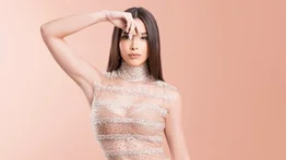 La elegancia de Andrea Rubio es protagonista de una nueva revista