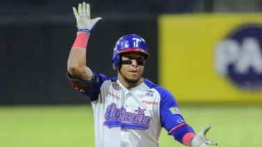 LVBP: Tiburones de La Guaira sigue vivo tras derrotar a Leones (Finalizado)