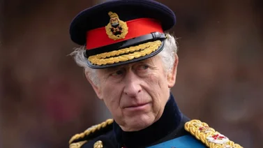 El rey Carlos III obligado a continuar su tratamiento por el cáncer