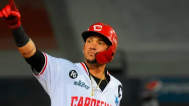 Ildemaro Vargas conectó jonrón y entró a un selecto club de leyendas crepusculares 