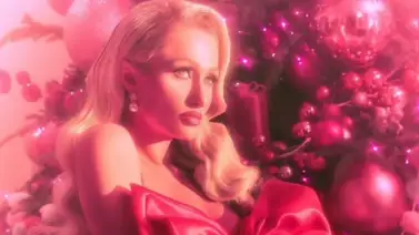 Paris Hilton se quita la ropa para celebrar la Navidad (+Video) Paris Hilton se quita la ropa para celebrar la Navidad (+Video)
