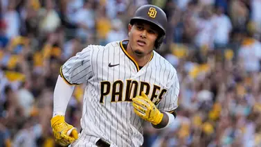 MLB: Manny Machado hace un gran regalo de navidad en una escuela MLB: Manny Machado hace un gran regalo de navidad en una escuela