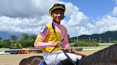 Kelvin Perfecto le desea a toda la fanaticada hípica una Feliz Navidad y prospero año 2025 Kelvin Perfecto le desea a toda la fanaticada hípica una Feliz Navidad y prospero año 2025