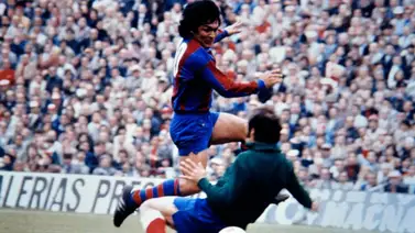 Barcelona lamenta el fallecimiento de el Cholo Sotil, leyenda del fútbol peruano Barcelona lamenta el fallecimiento de el Cholo Sotil, leyenda del fútbol peruano