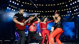 Yailin y Romeo Santos comparten escenario en República Dominicana (+Video)