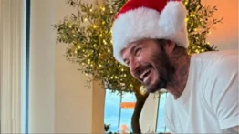David Beckham sorprendió a sus seguidores al cantar villancicos con santa claus (+Video)