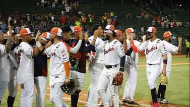 LVBP: Caribes empañan el debut de Salvador Pérez con Leones LVBP: Caribes empañan el debut de Salvador Pérez con Leones