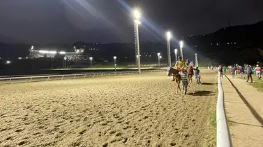 ¡Espectáculo Nocturno! El clásico Javier Castellano (GI) enmarca la reapertura de las carreras de noche en La Rinconada ¡Espectáculo Nocturno! El clásico Javier Castellano (GI) enmarca la reapertura de las carreras de noche en La Rinconada