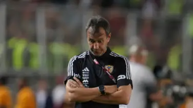 Fernando Batista insiste en defender su "buen" trabajo al mando de la Vinotinto Fernando Batista insiste en defender su "buen" trabajo al mando de la Vinotinto