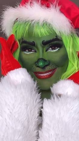 Norkys Batista se convierte en El Grinch de Navidad Norkys Batista se convierte en El Grinch de Navidad